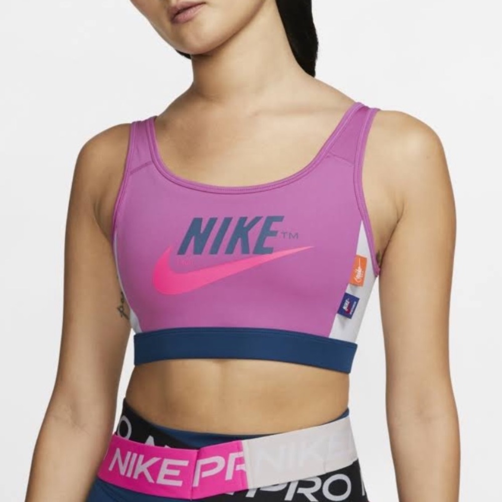 NIKE | Retro Swoosh Icon Clash Compression Medium Support Sports Bra